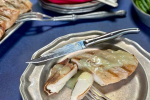 Курка Saltimbocca у соусі з білого вина та вершкового масла фото